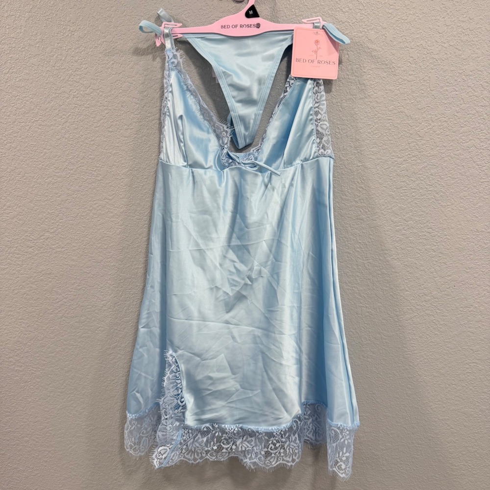 NEW $86 Bed of Roses Med Icy Blue Lace Trimmed Chemise Set Thong Satin Lingerie